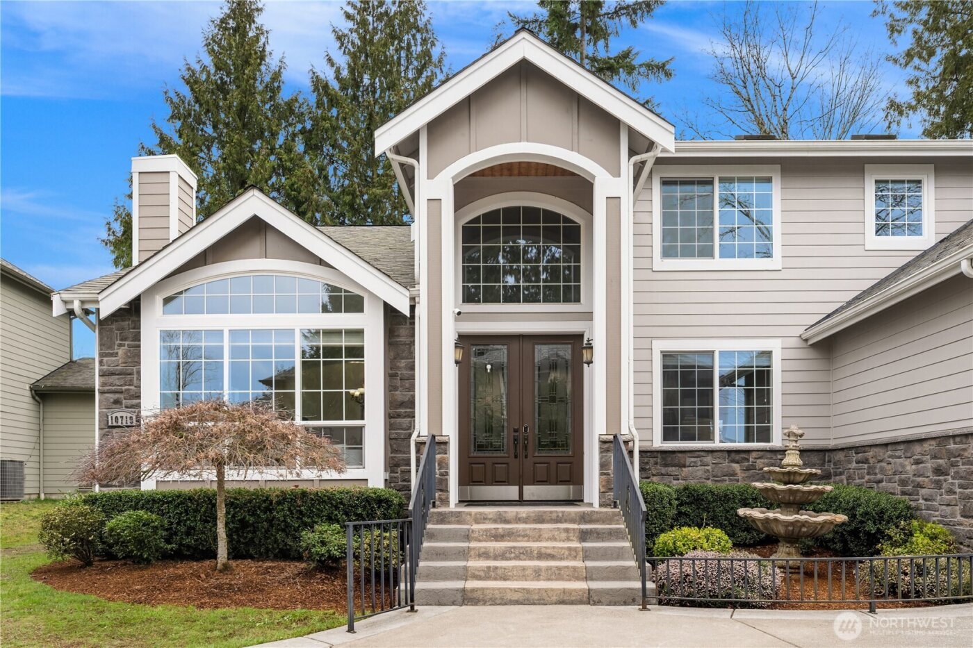 10719 121st Place NE, Kirkland, WA 98033