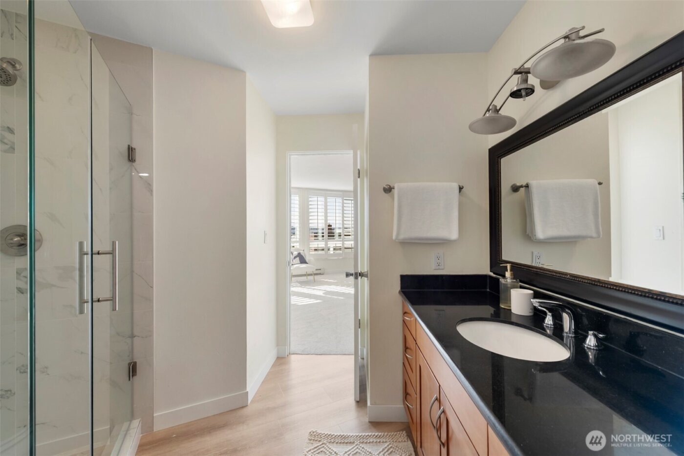 500 W Olympic Place #203, Seattle, WA 98119