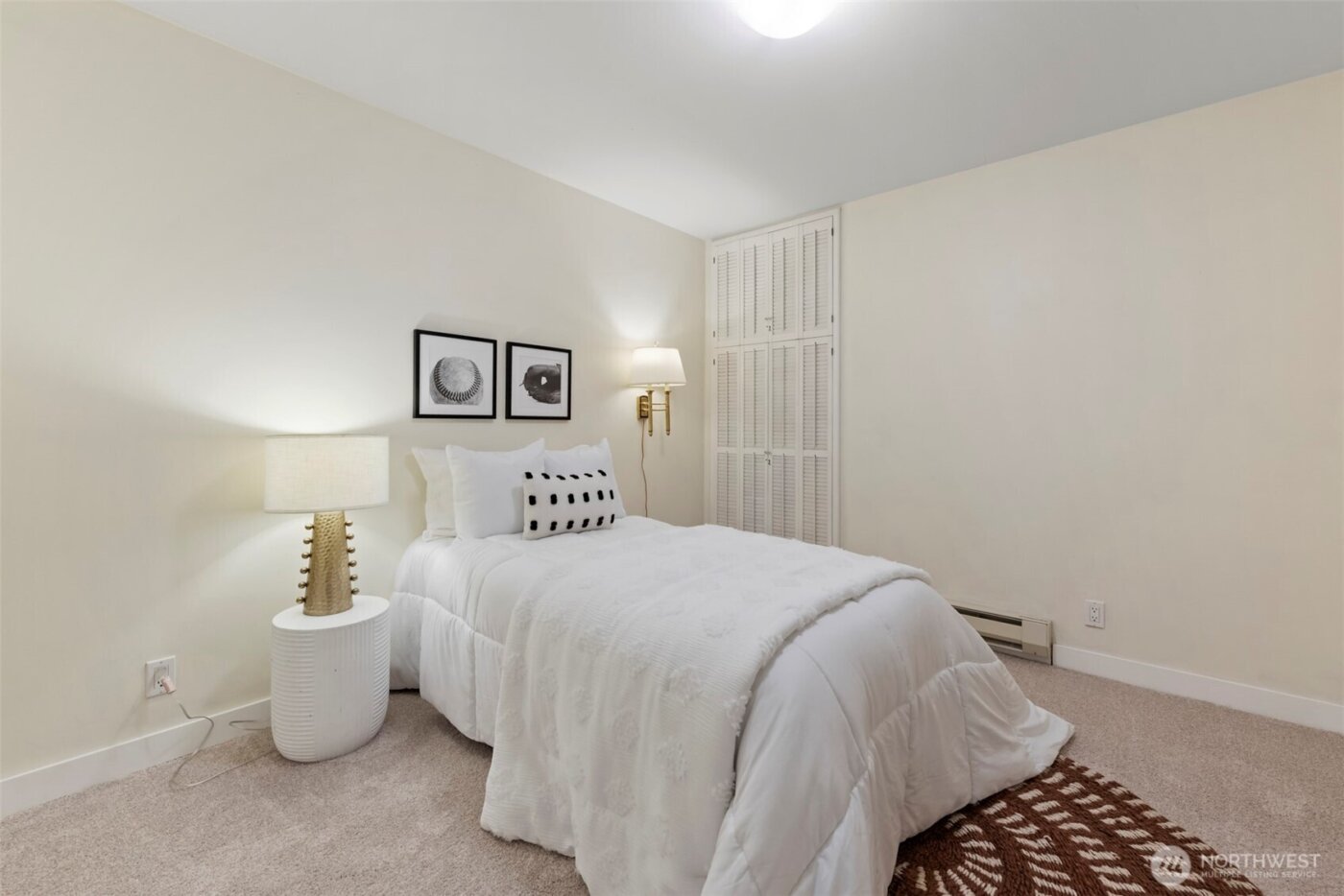 500 W Olympic Place #203, Seattle, WA 98119