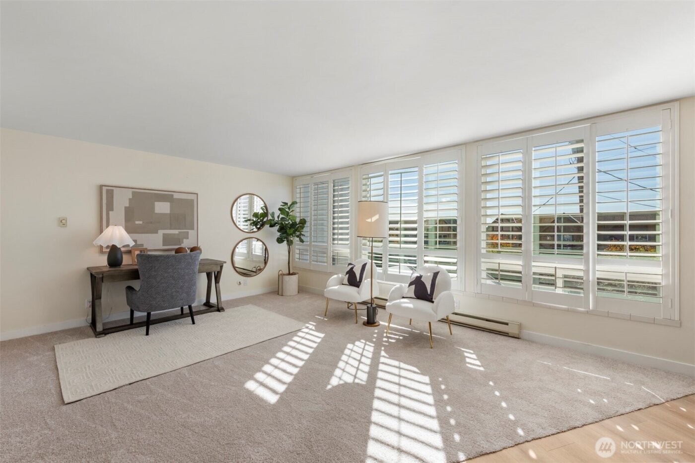 500 W Olympic Place #203, Seattle, WA 98119