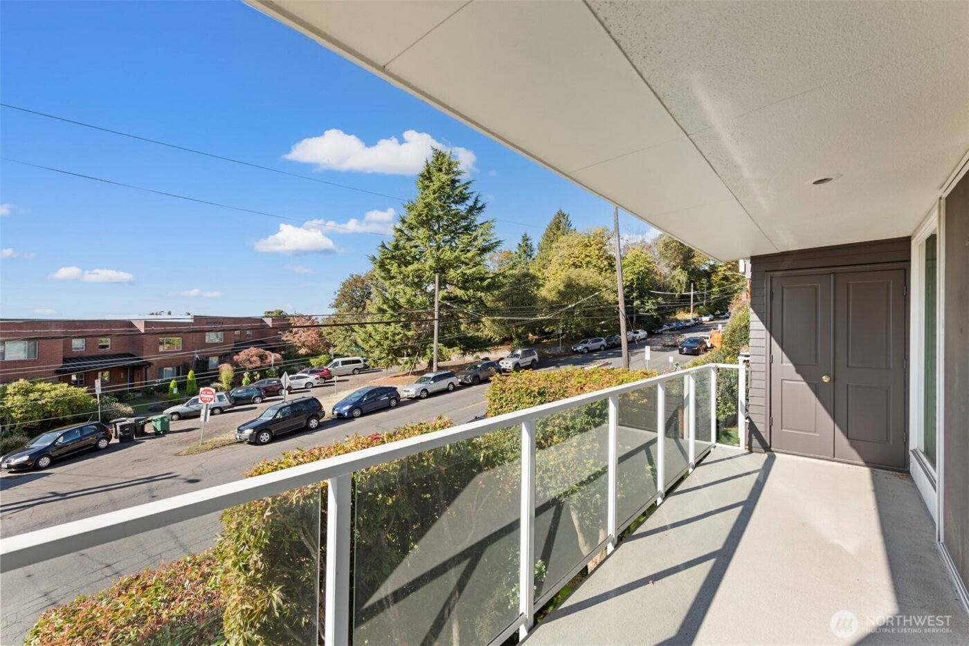 500 W Olympic Place #203, Seattle, WA 98119