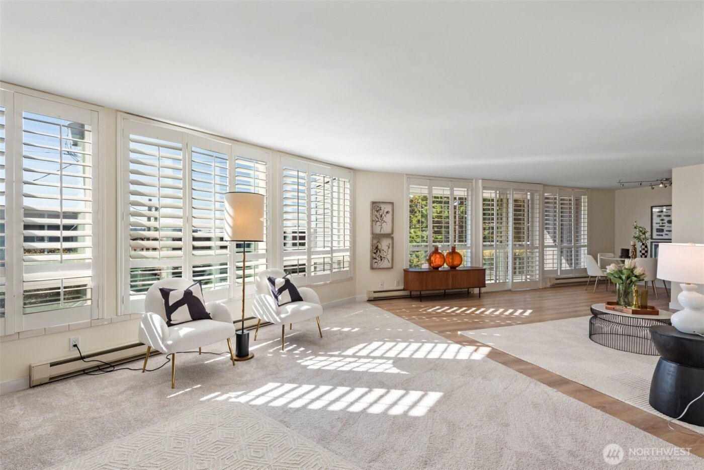 500 W Olympic Place #203, Seattle, WA 98119