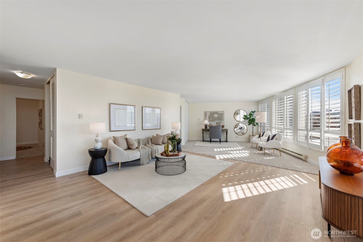 500 W Olympic Place #203, Seattle, WA 98119