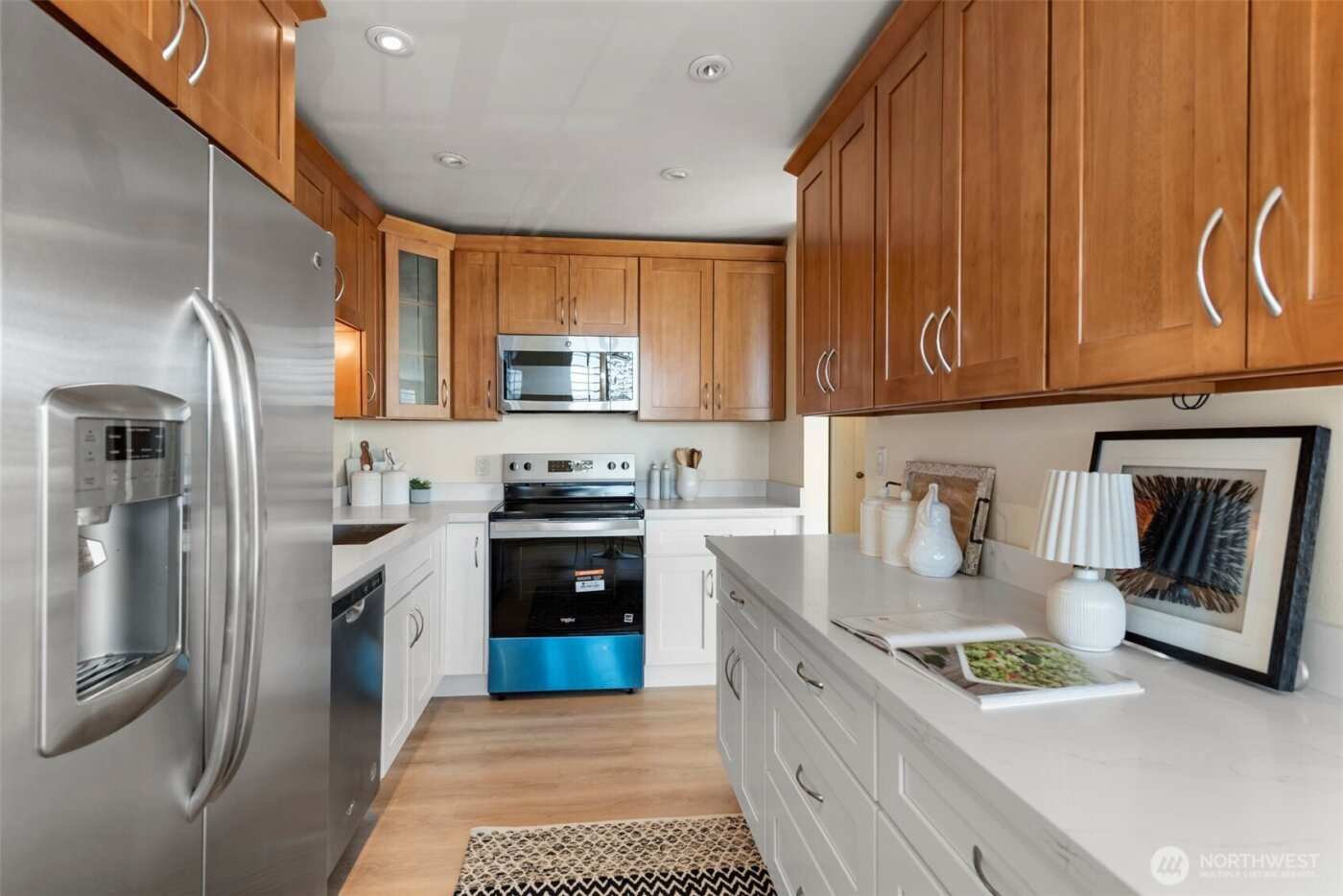 500 W Olympic Place #203, Seattle, WA 98119