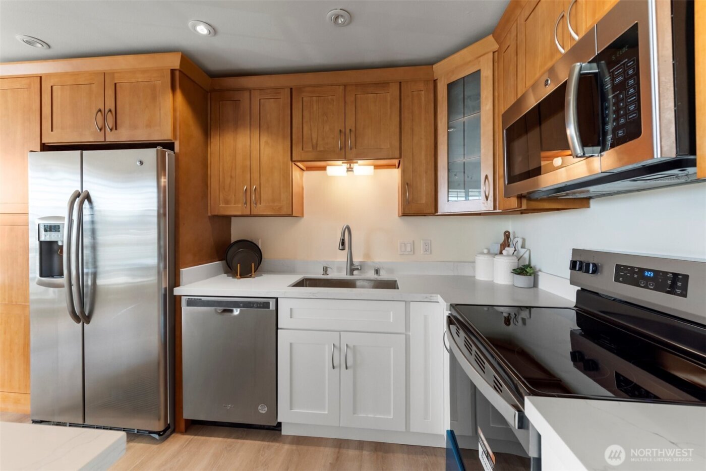 500 W Olympic Place #203, Seattle, WA 98119