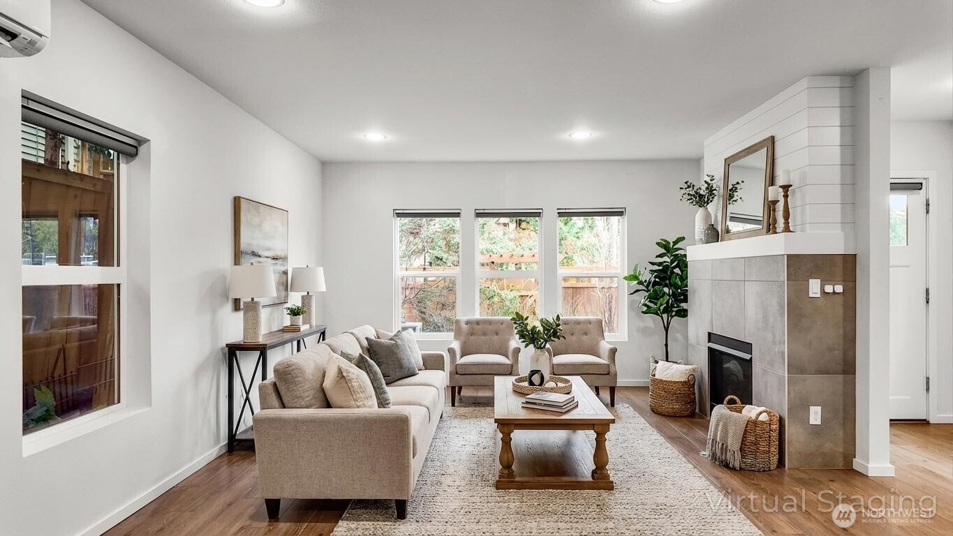 4233 S Lucile Street , Seattle, WA 98118