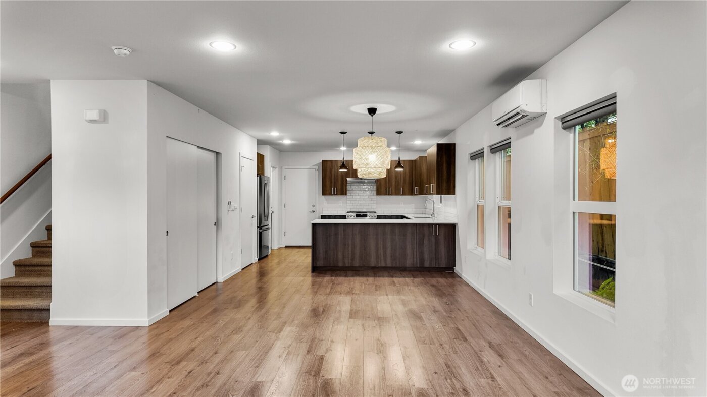 4233 S Lucile Street , Seattle, WA 98118