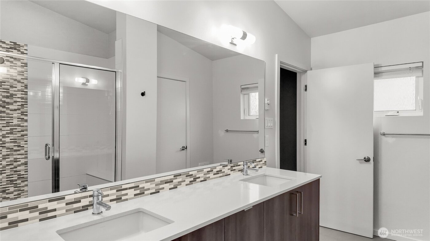 4233 S Lucile Street , Seattle, WA 98118