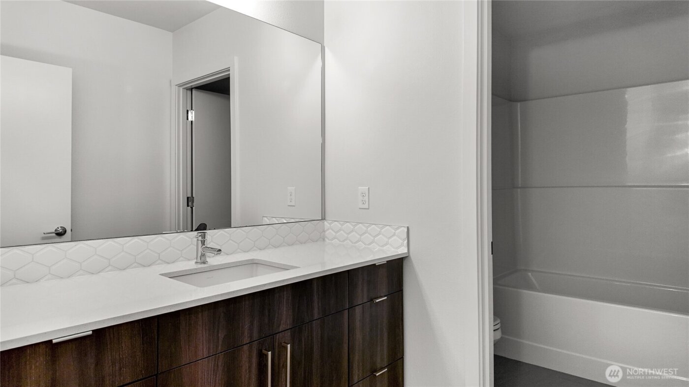 4233 S Lucile Street , Seattle, WA 98118