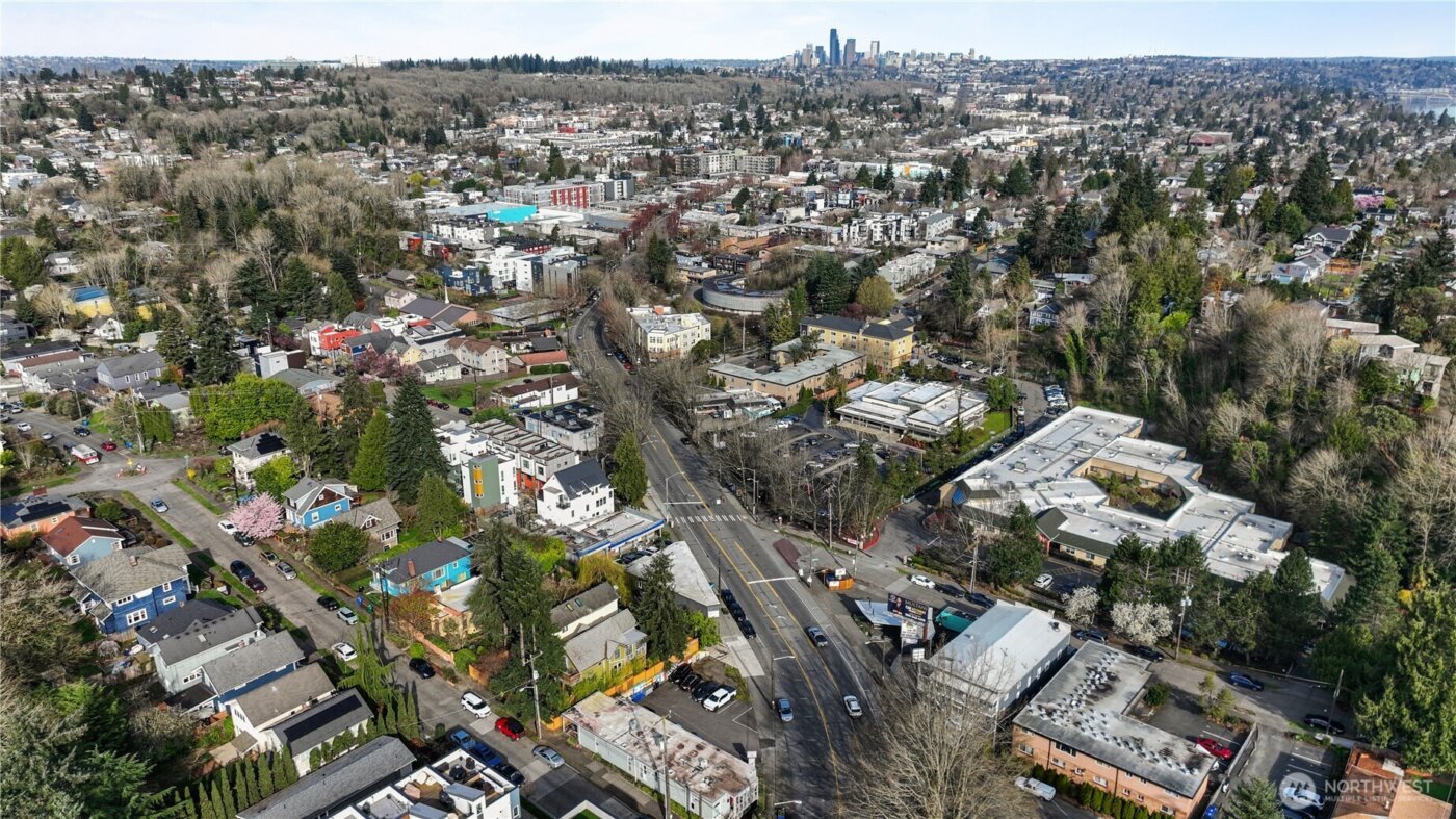 4233 S Lucile Street , Seattle, WA 98118