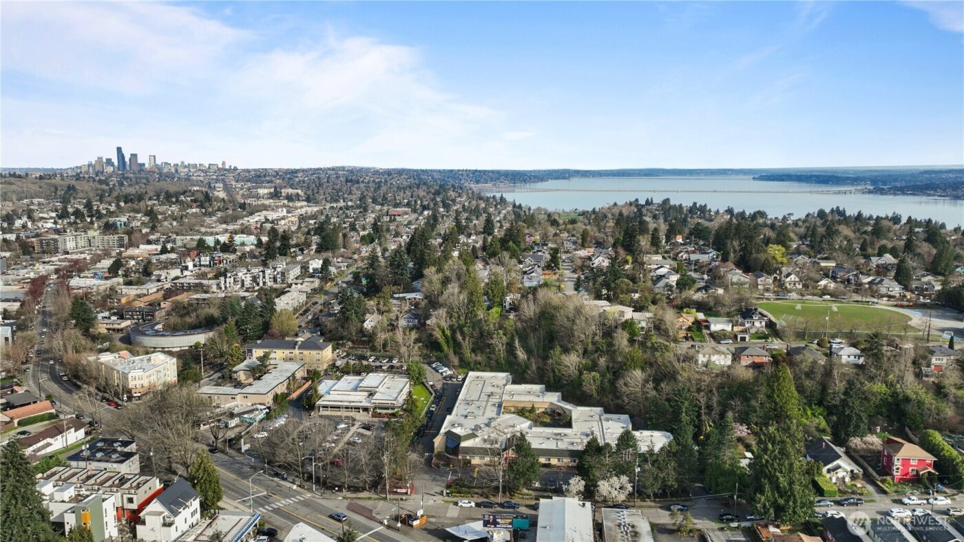 4233 S Lucile Street , Seattle, WA 98118