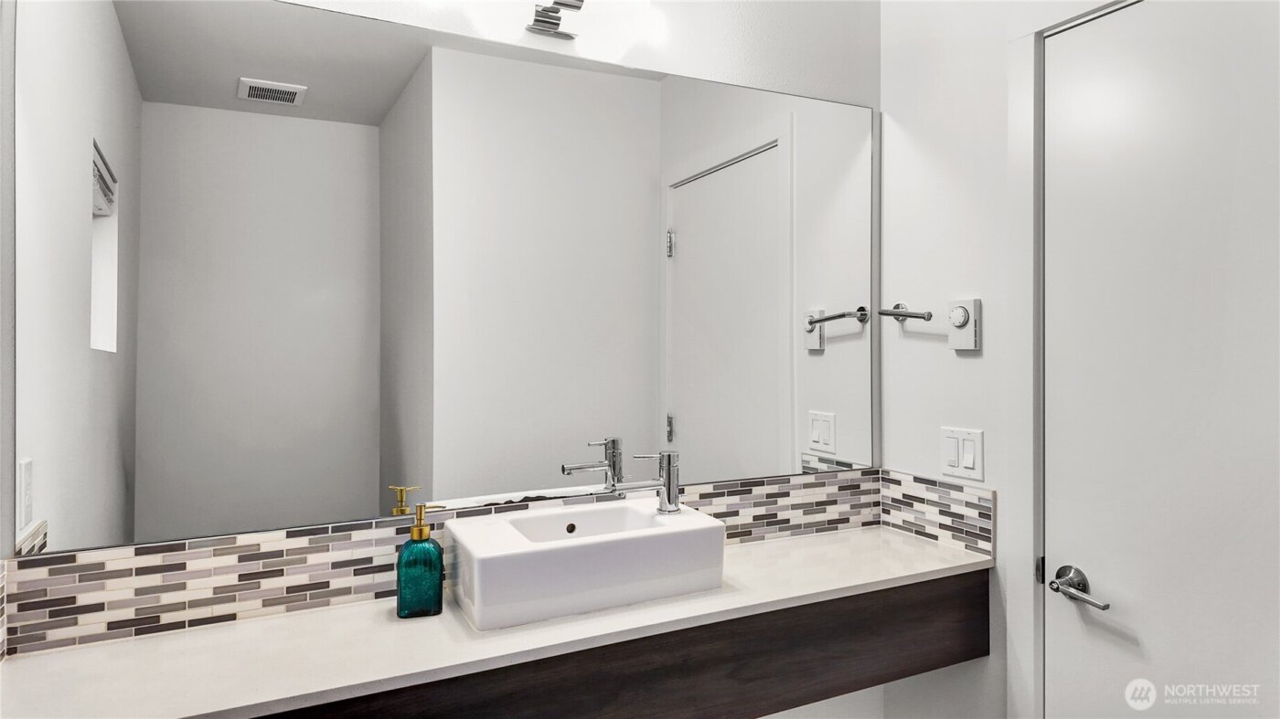 4233 S Lucile Street , Seattle, WA 98118