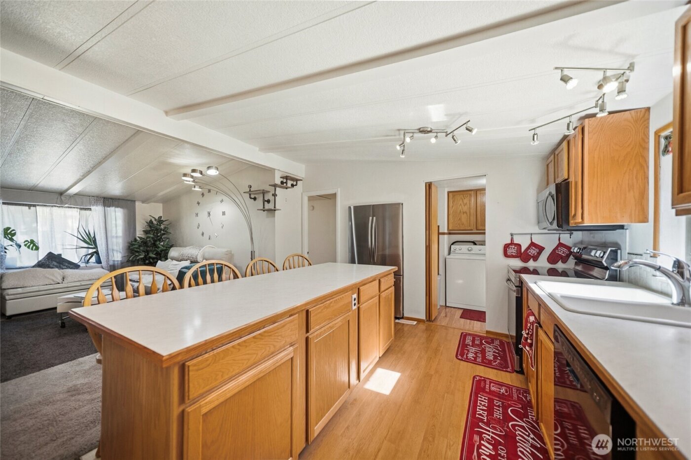 221 E Country Lane , Allyn, WA 98524