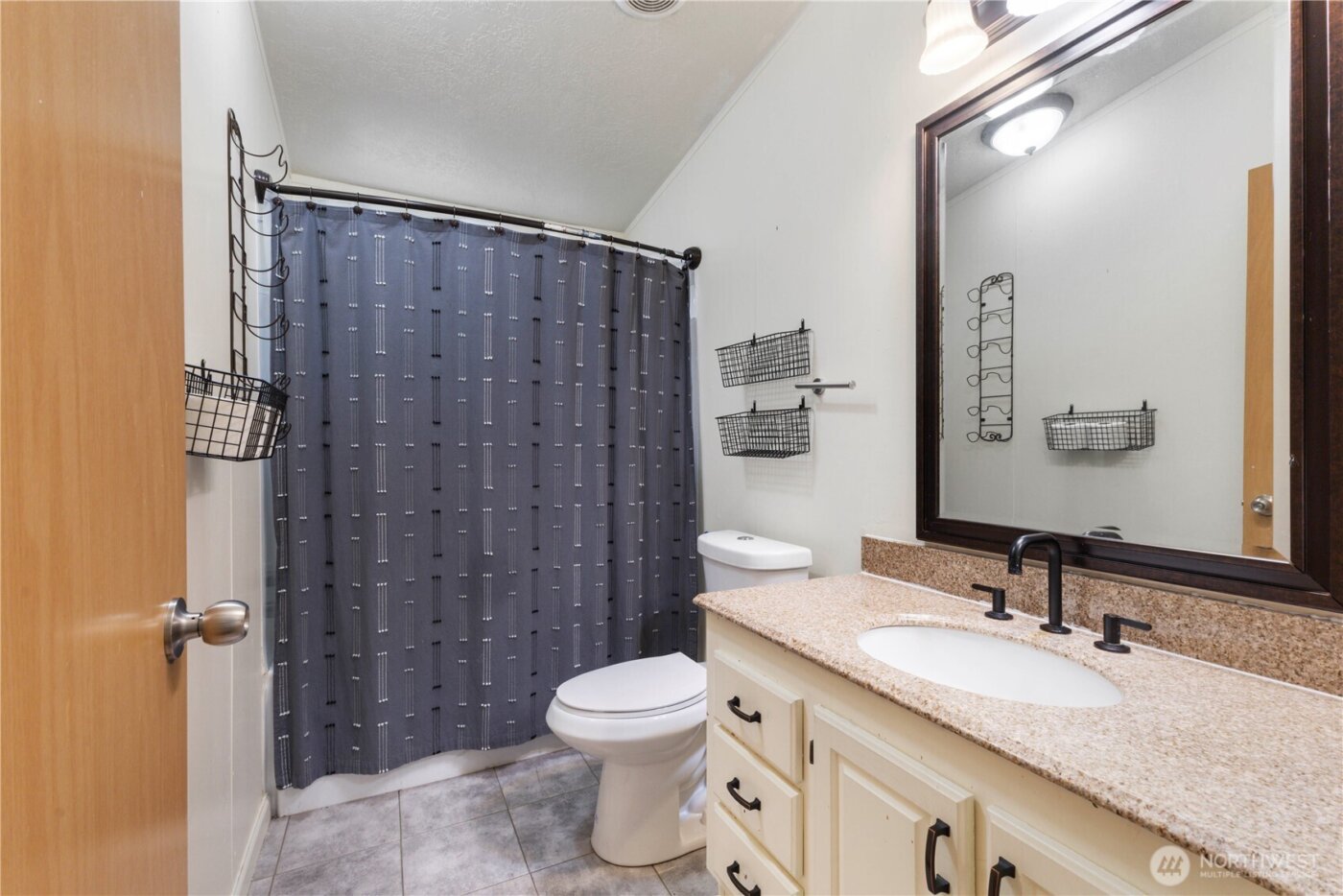 260 E Lansky Dr , Shelton, WA 98584