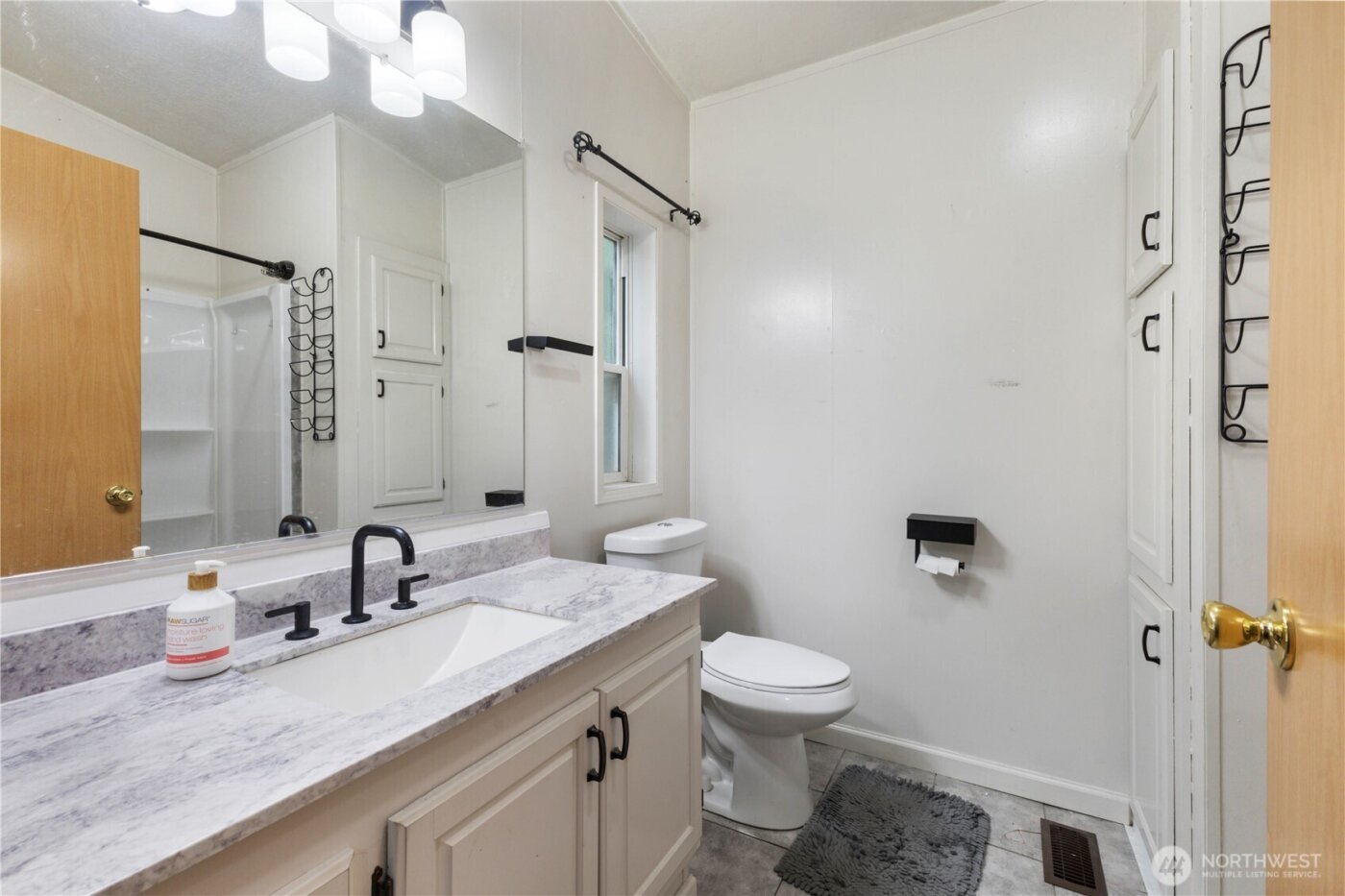 260 E Lansky Dr , Shelton, WA 98584