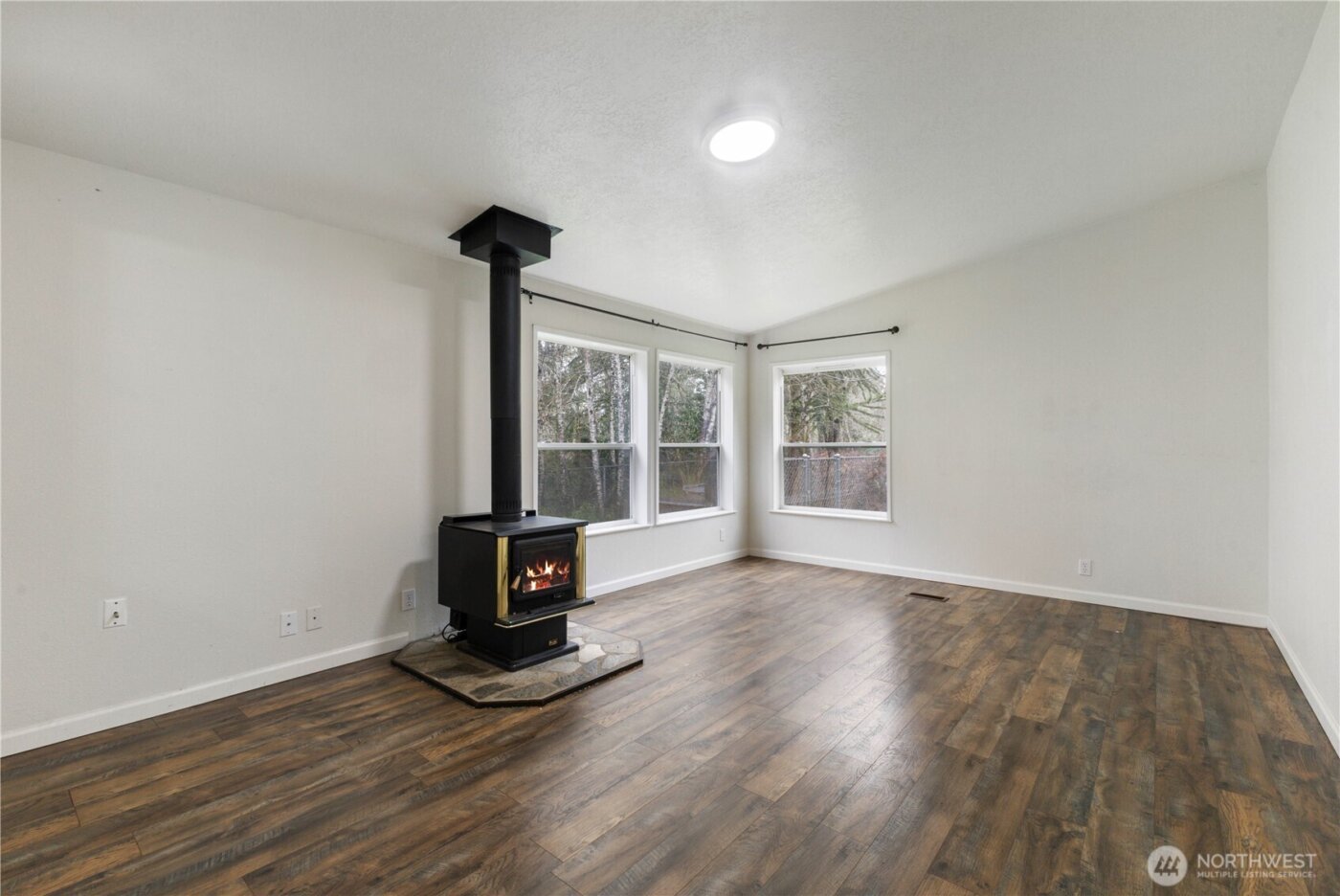 260 E Lansky Dr , Shelton, WA 98584