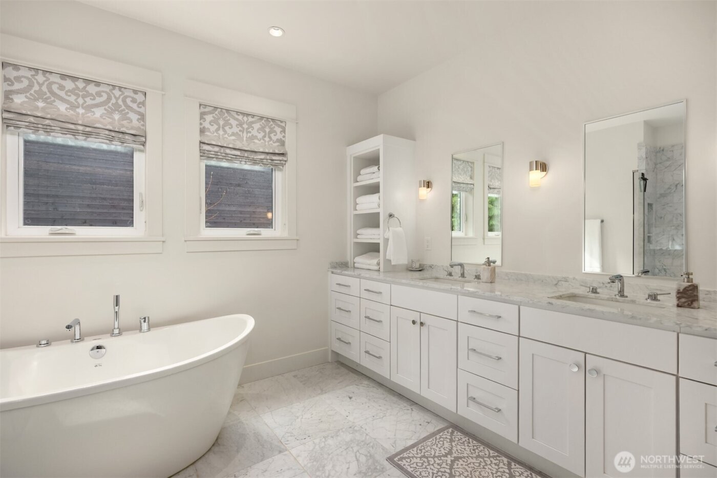 9581 NE Sigrids Court , Bainbridge Island, WA 98110