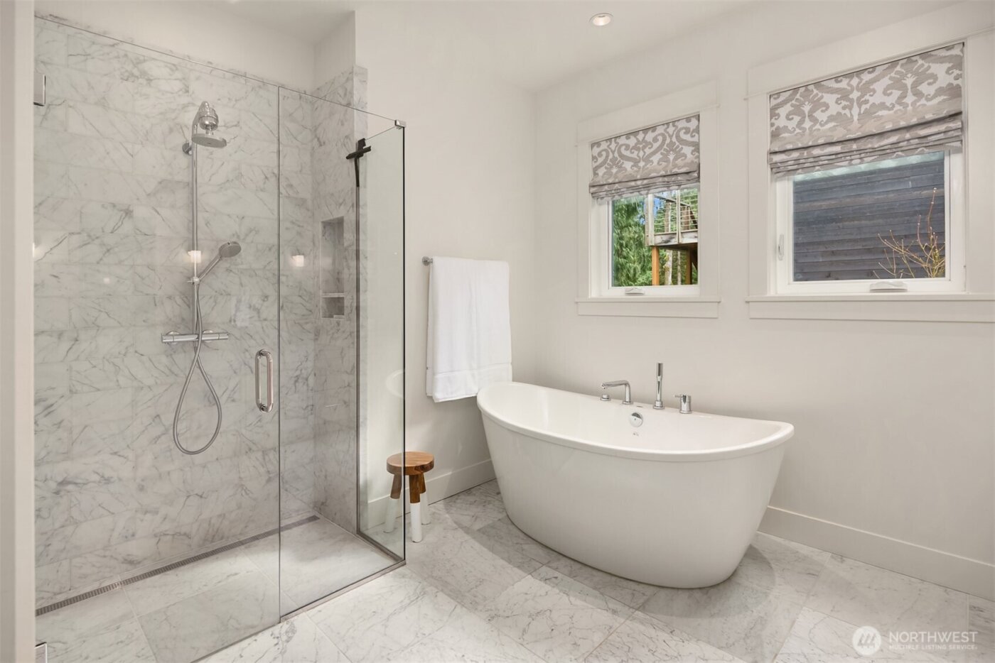 9581 NE Sigrids Court , Bainbridge Island, WA 98110