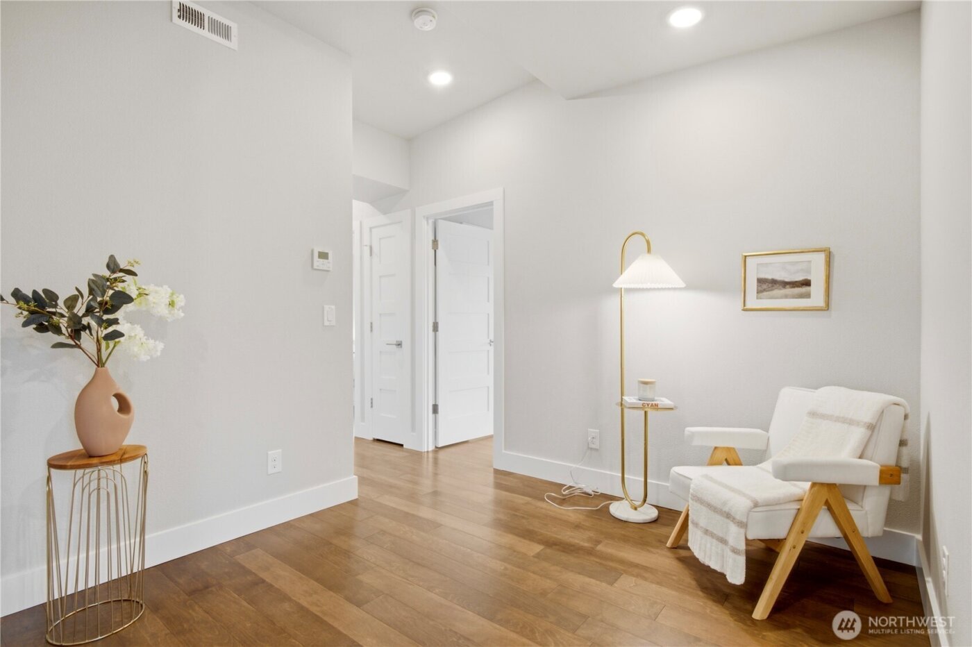 12129 NE 109th Way , Kirkland, WA 98033