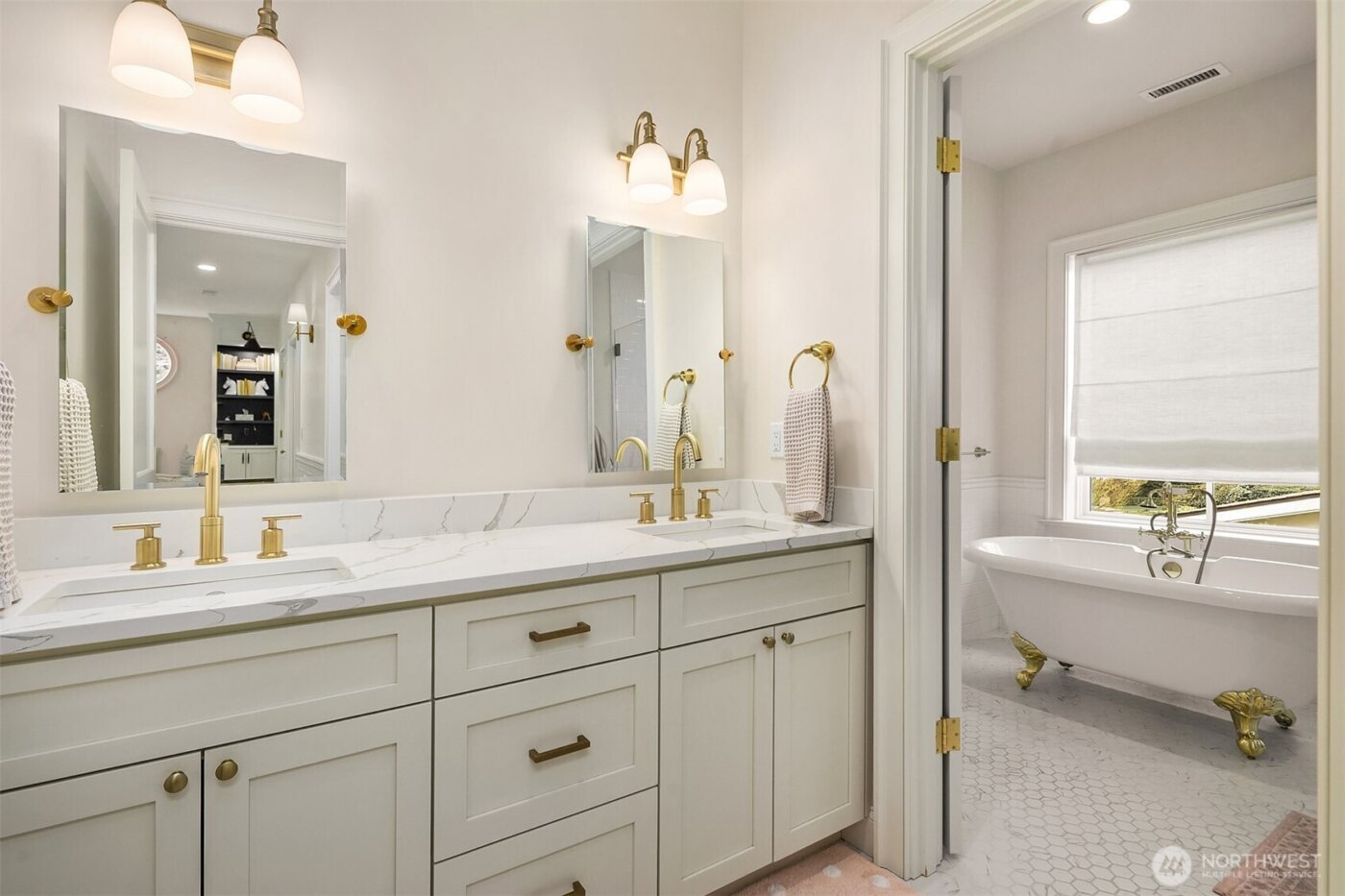 5721 65th Avenue NE, Seattle, WA 98105