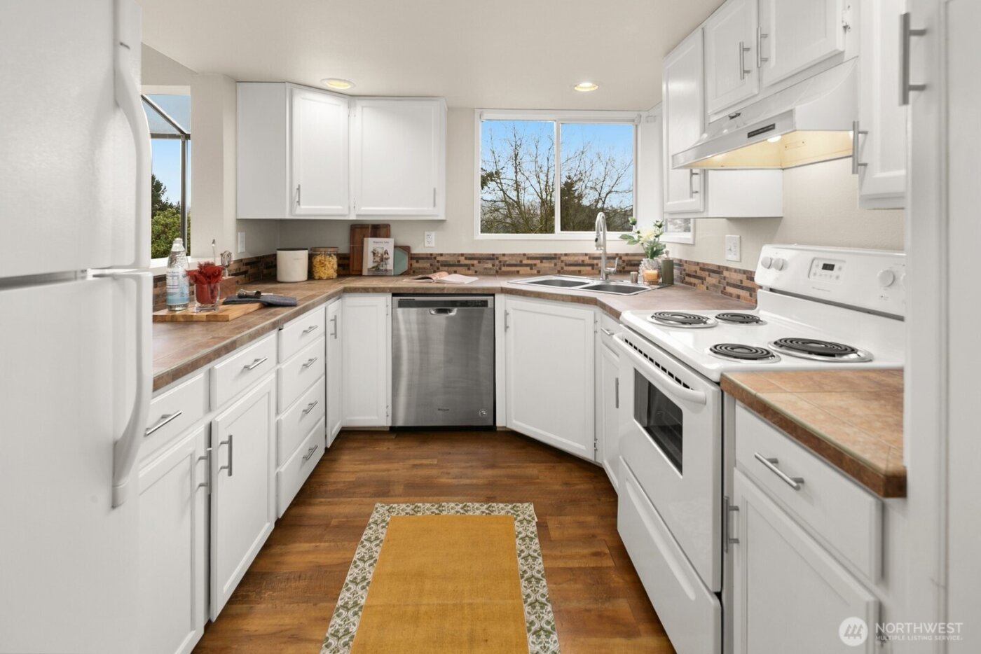 15175 Sunwood Boulevard #DD32, Tukwila, WA 98188