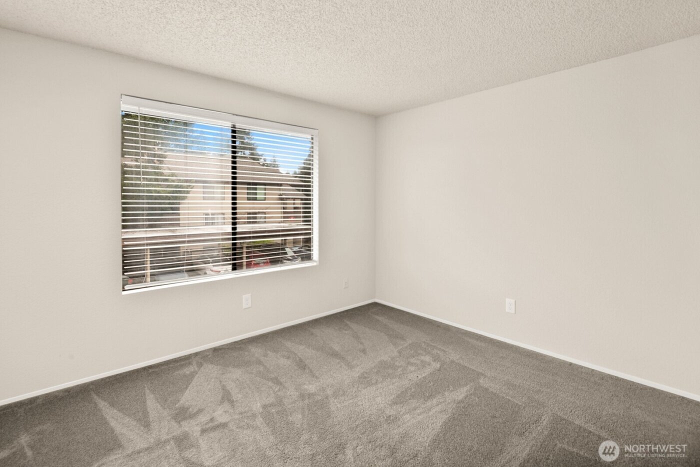 15175 Sunwood Boulevard #DD32, Tukwila, WA 98188