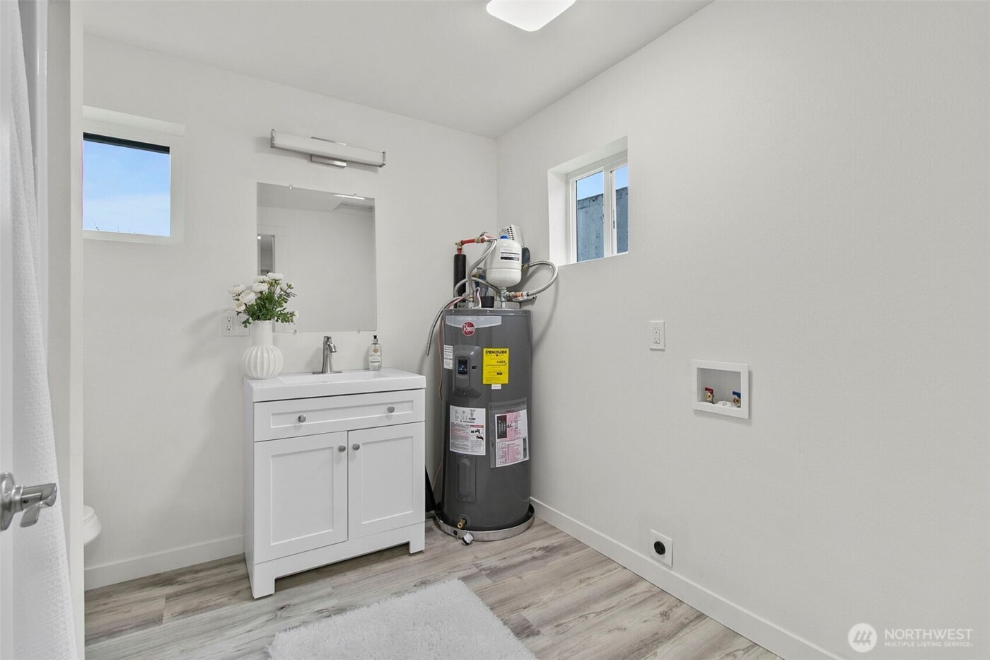 1908 S 43rd Street , Tacoma, WA 98418