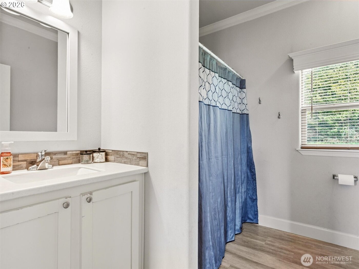 4 Nature Loop , Cathlamet, WA 98612