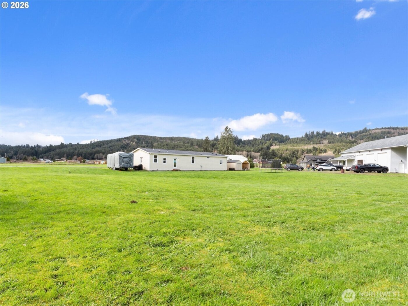 4 Nature Loop , Cathlamet, WA 98612