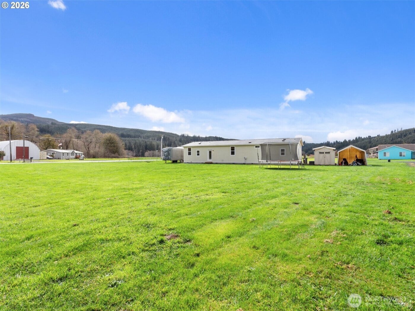 4 Nature Loop , Cathlamet, WA 98612