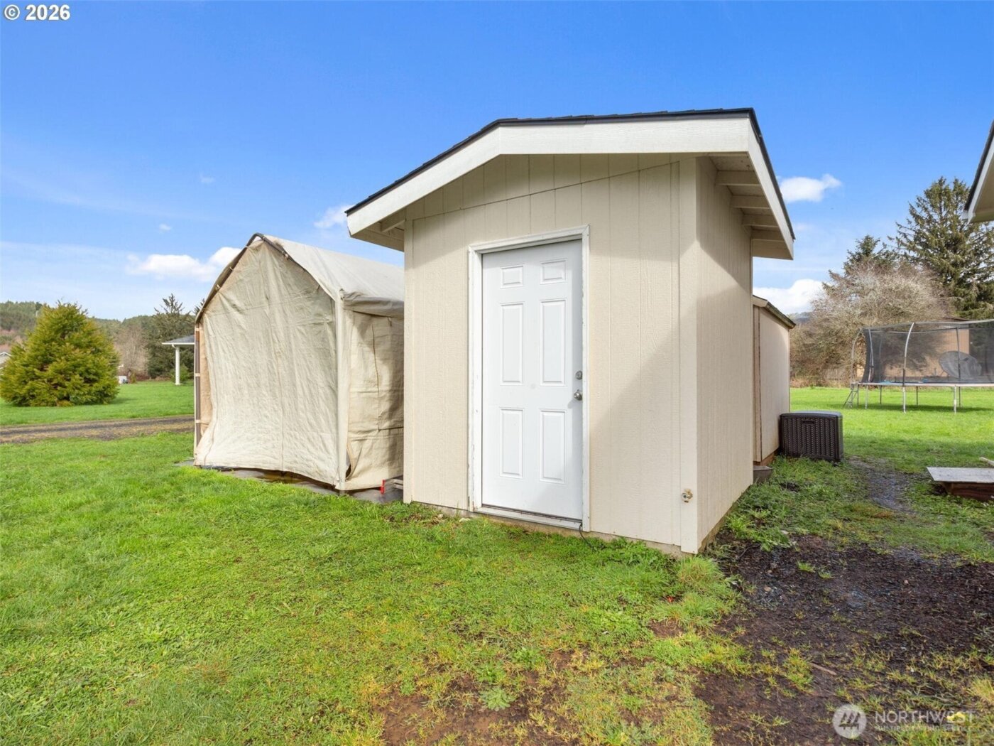 4 Nature Loop , Cathlamet, WA 98612