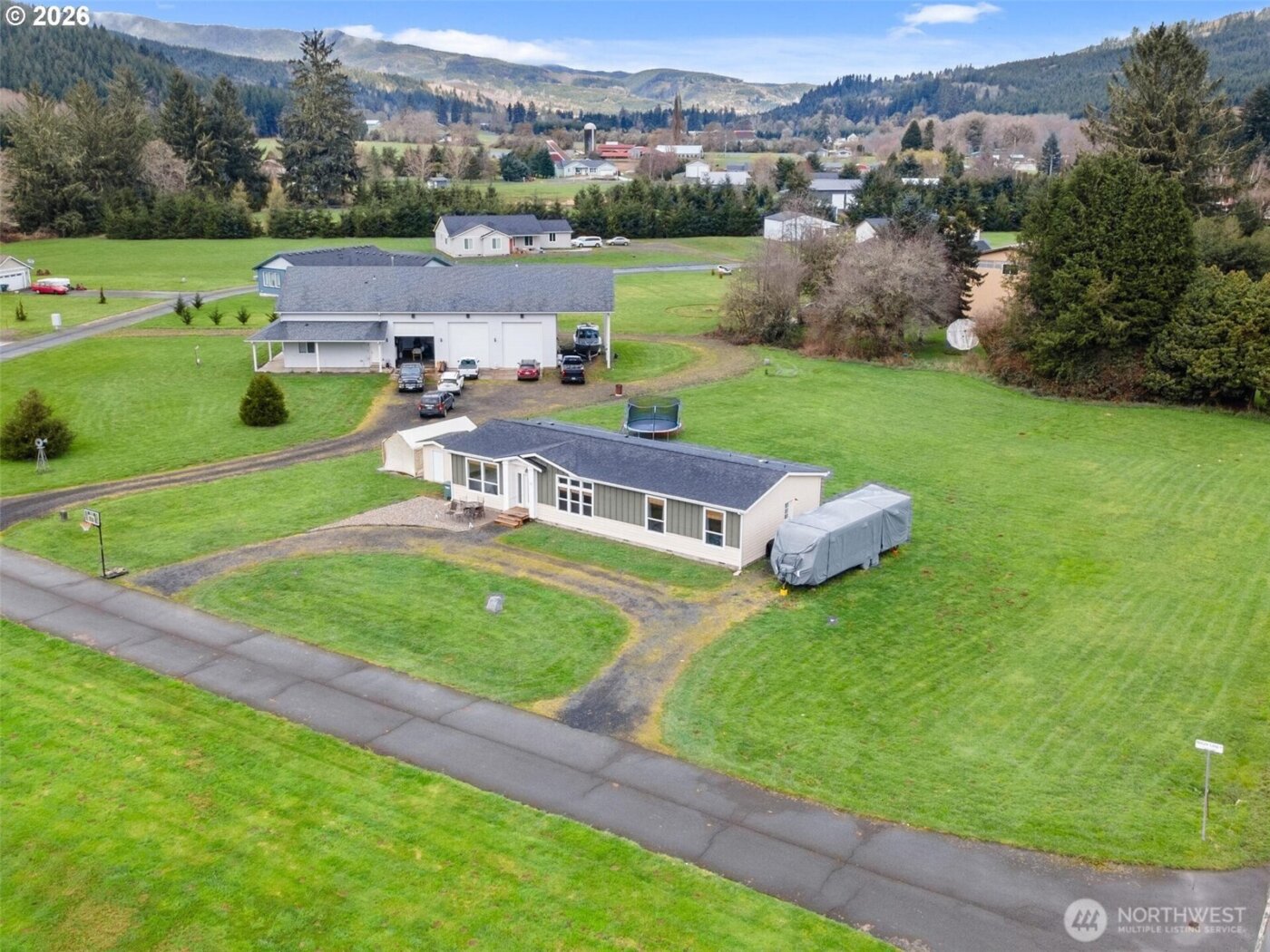 4 Nature Loop , Cathlamet, WA 98612