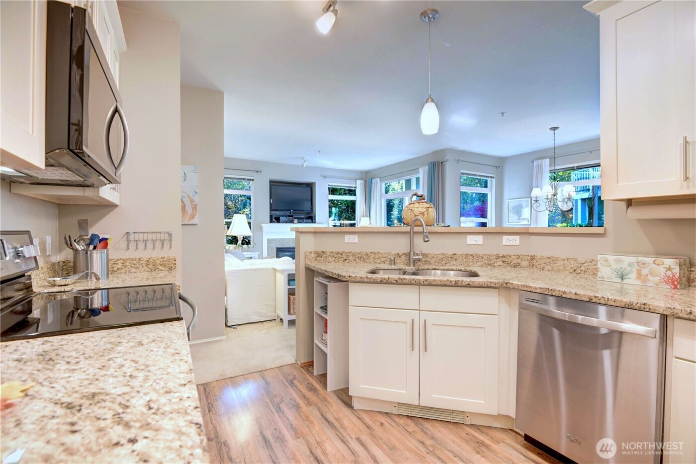 538 241st Lane SE, Sammamish, WA 98074-9807