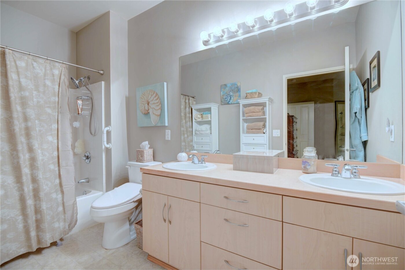 538 241st Lane SE, Sammamish, WA 98074-9807