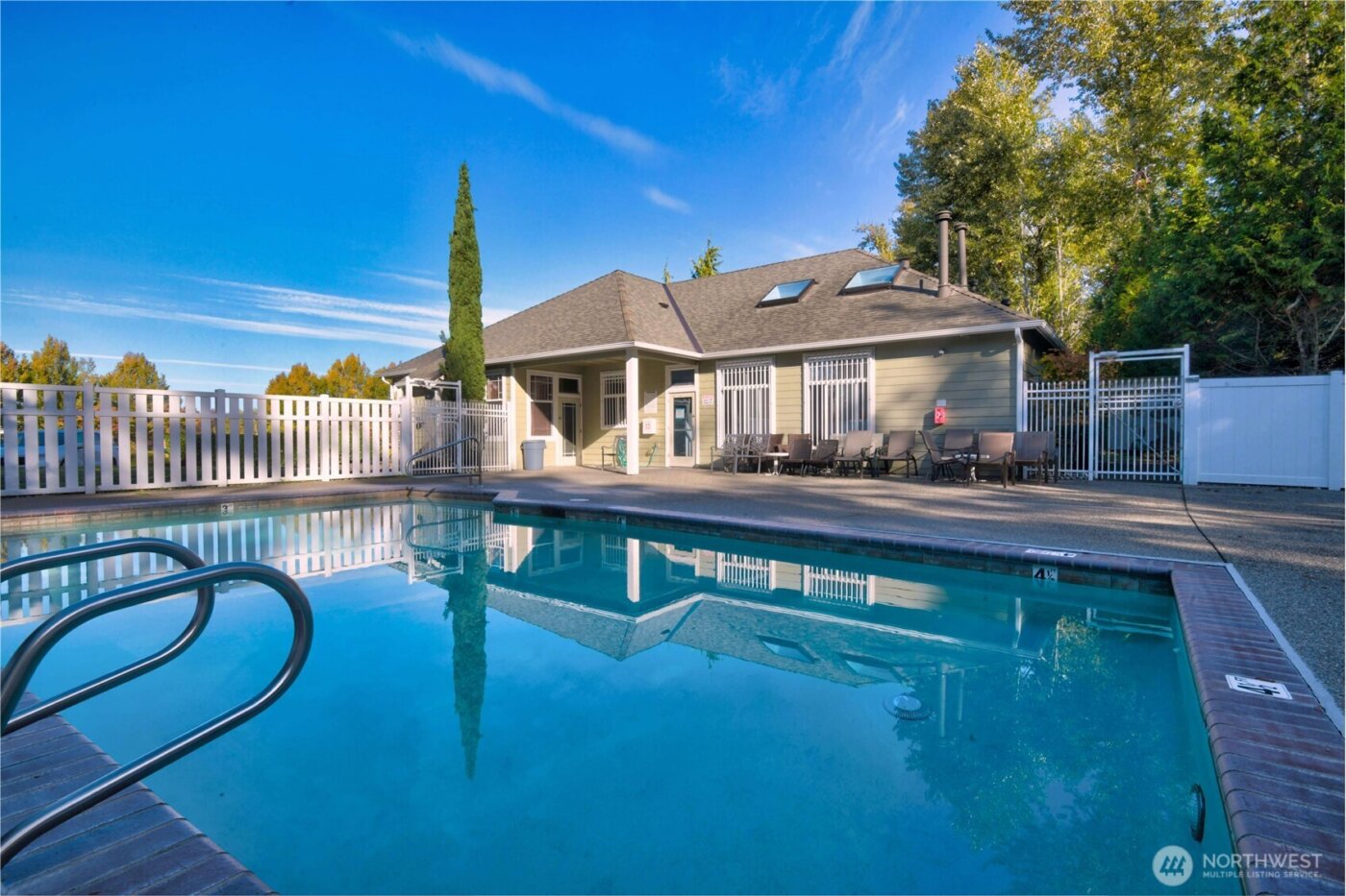 538 241st Lane SE, Sammamish, WA 98074-9807