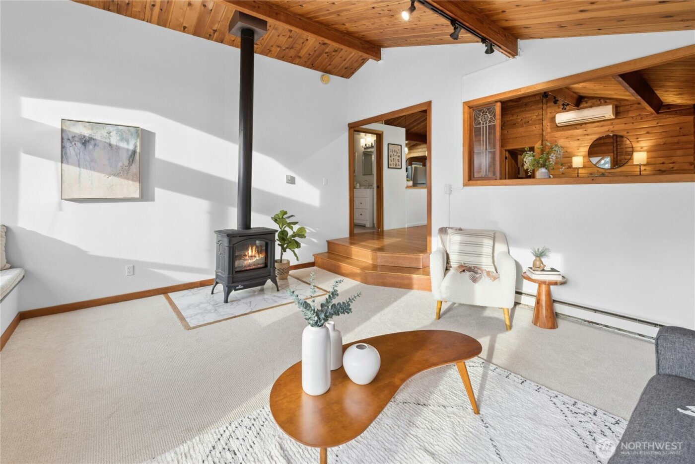 9420 NE Eric Avenue , Bainbridge Island, WA 98110