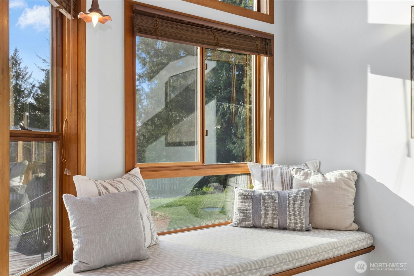 9420 NE Eric Avenue , Bainbridge Island, WA 98110