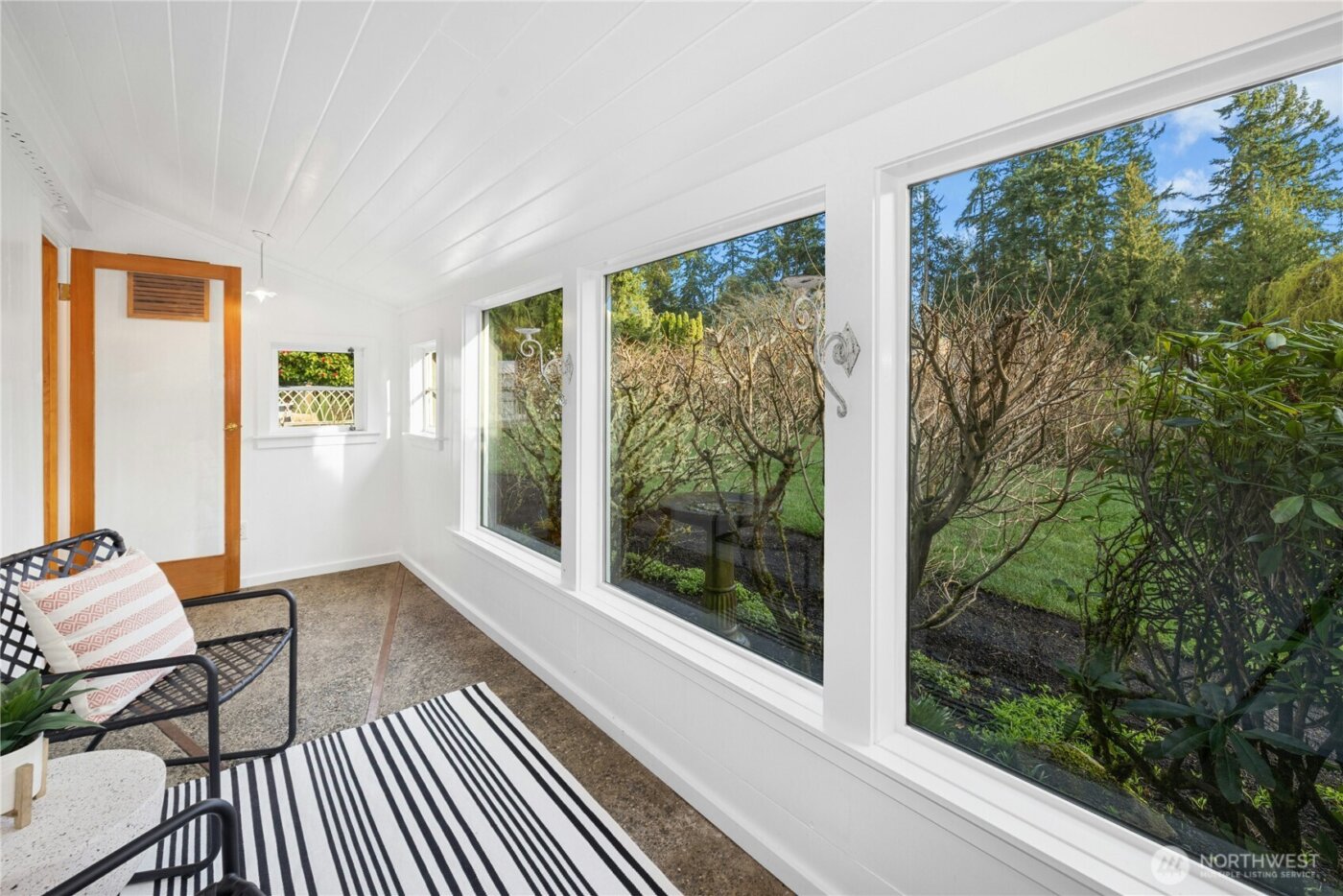 9420 NE Eric Avenue , Bainbridge Island, WA 98110