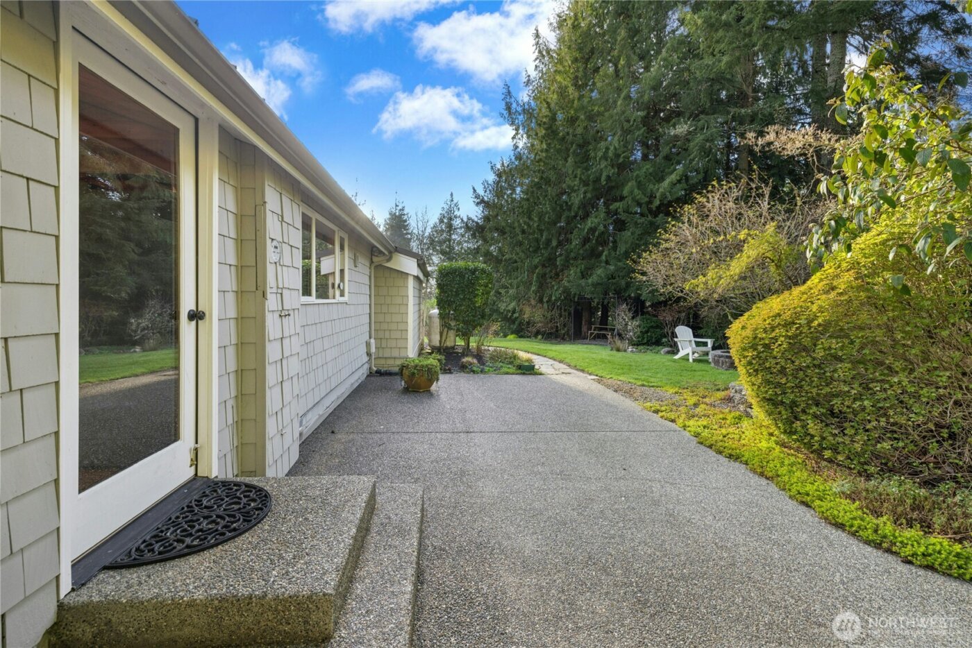 9420 NE Eric Avenue , Bainbridge Island, WA 98110