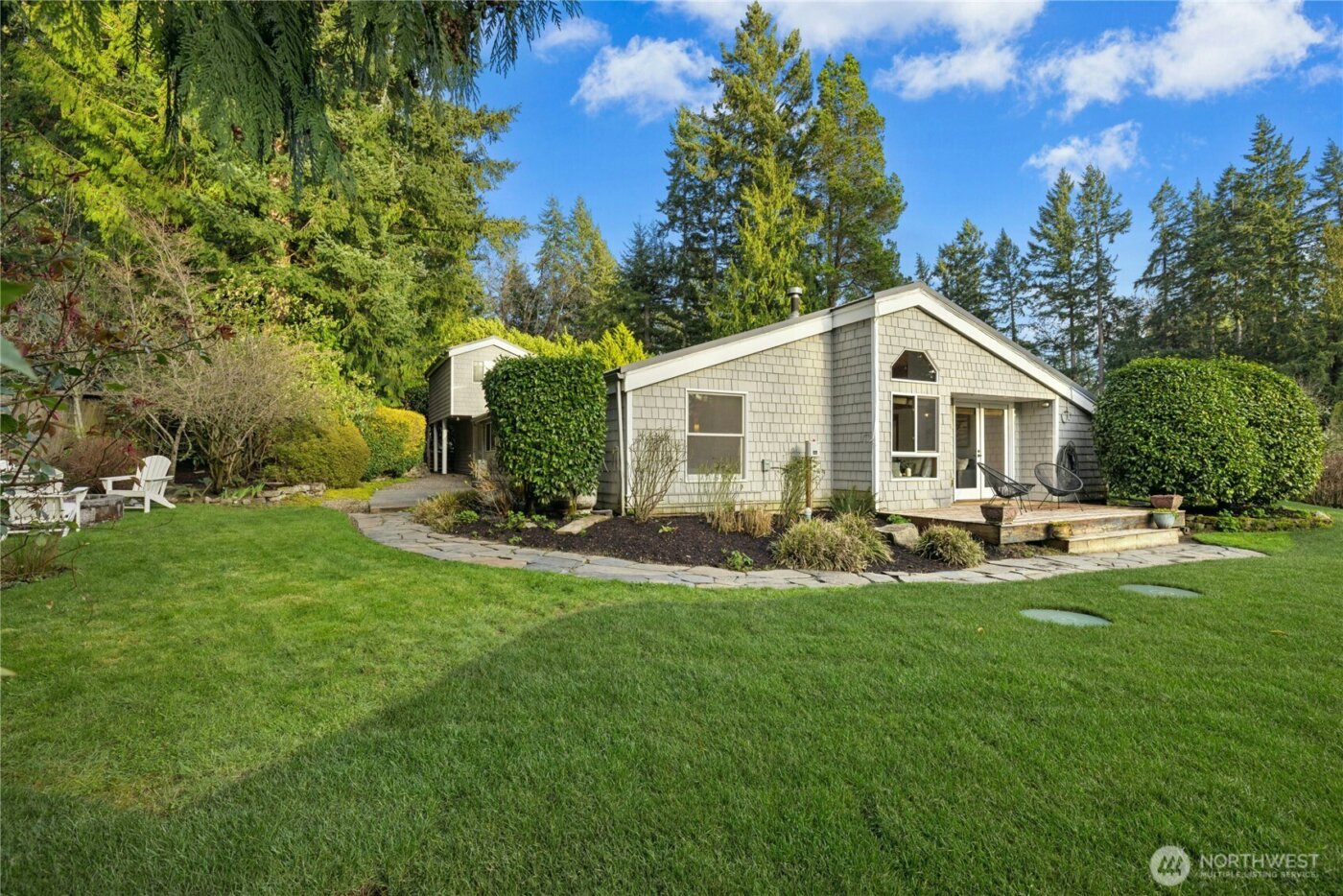9420 NE Eric Avenue , Bainbridge Island, WA 98110