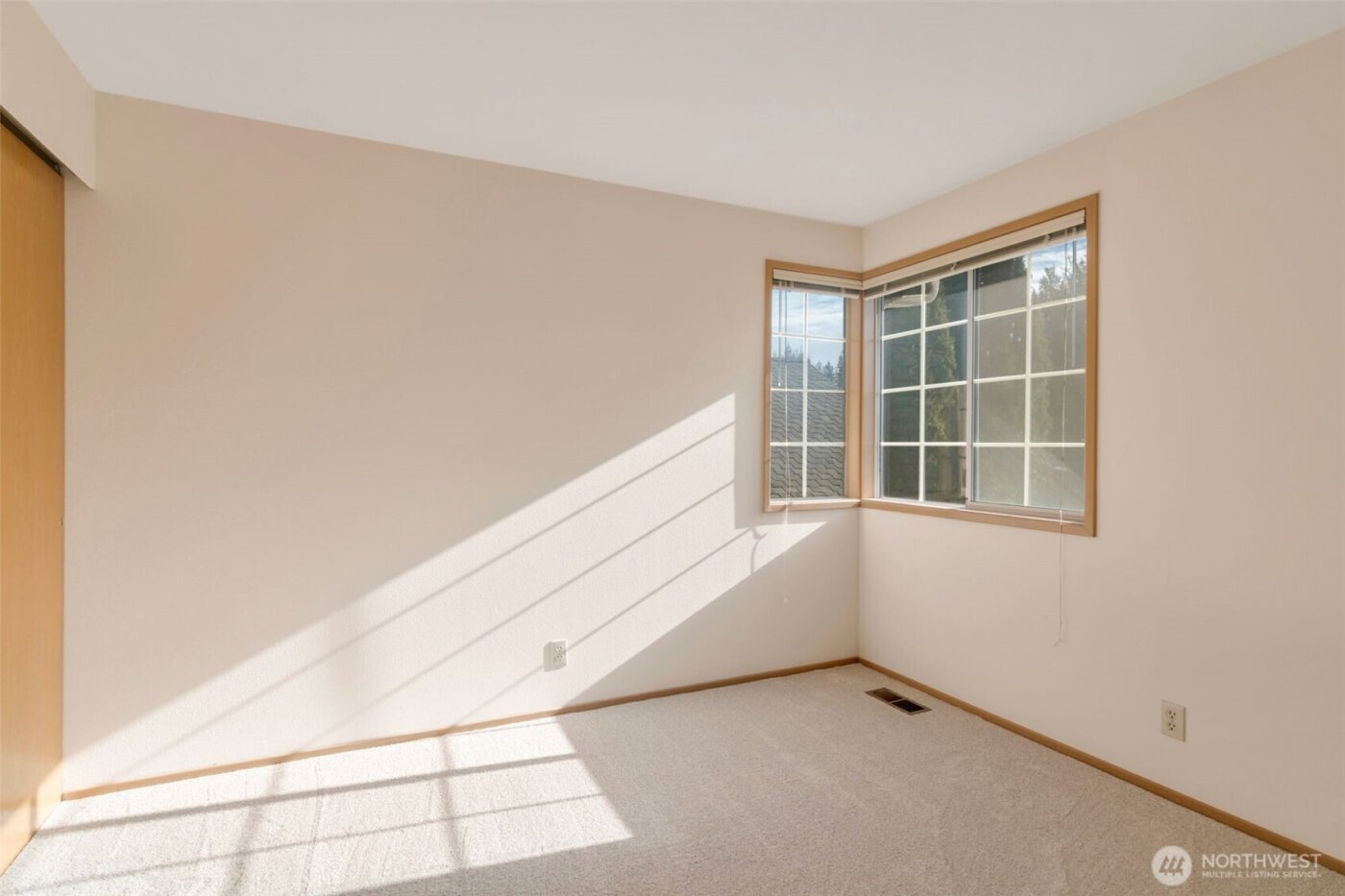 25746 SE 39th Street , Sammamish, WA 98029