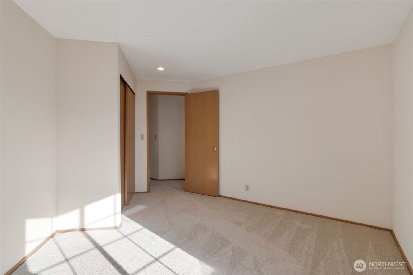 25746 SE 39th Street , Sammamish, WA 98029