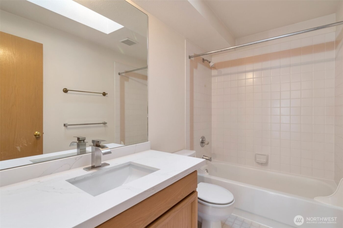 25746 SE 39th Street , Sammamish, WA 98029