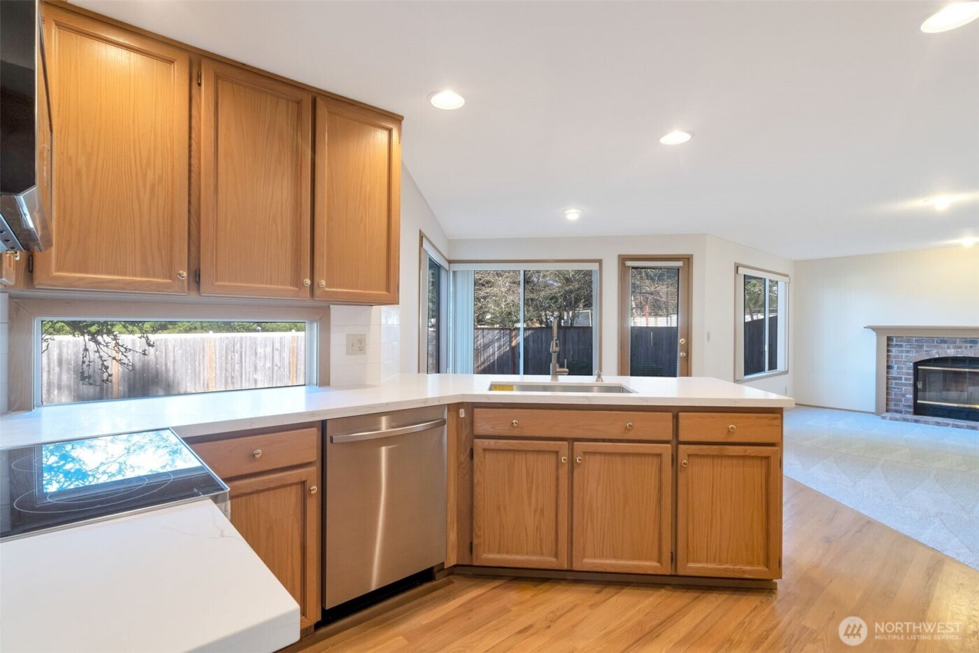 25746 SE 39th Street , Sammamish, WA 98029