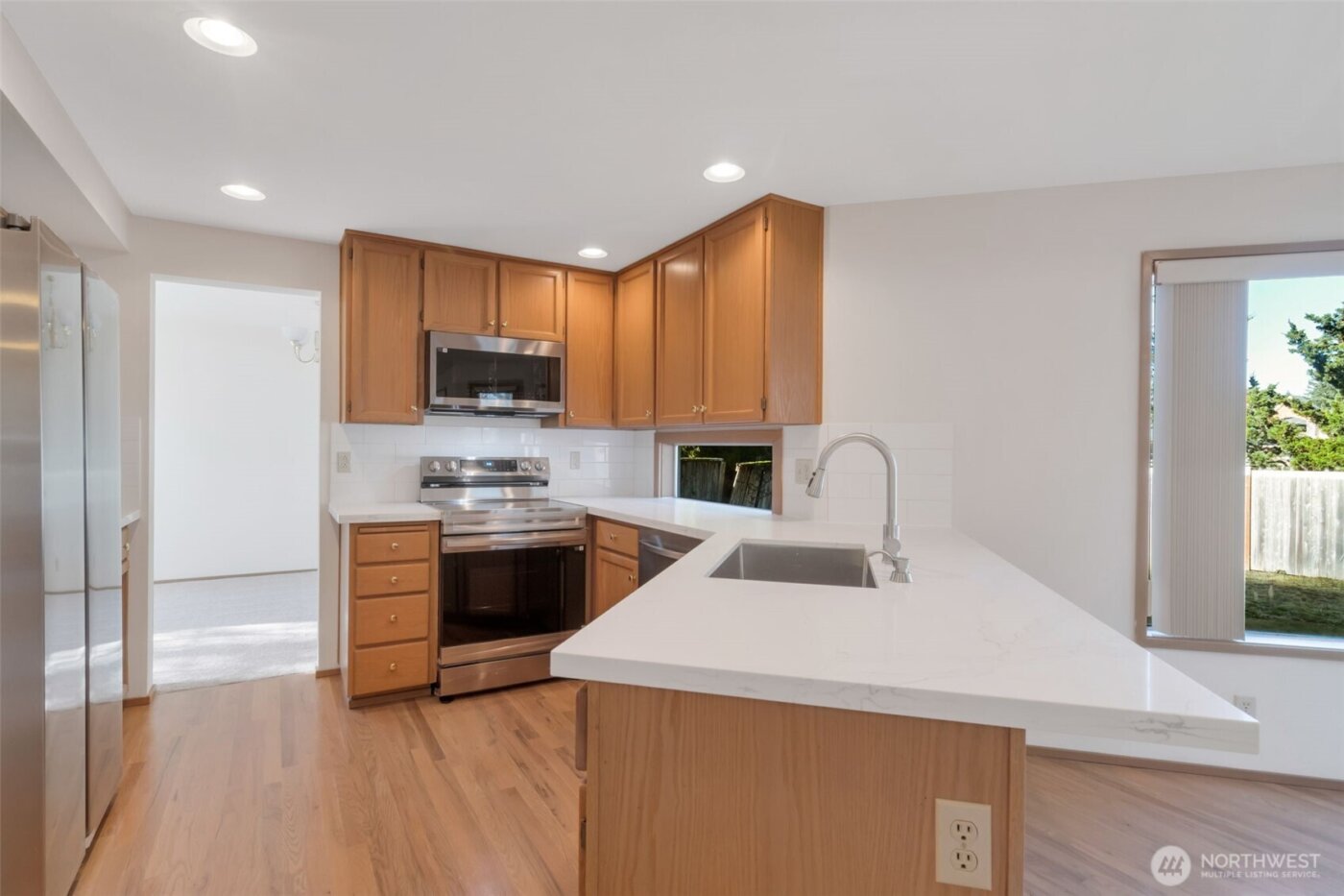 25746 SE 39th Street , Sammamish, WA 98029