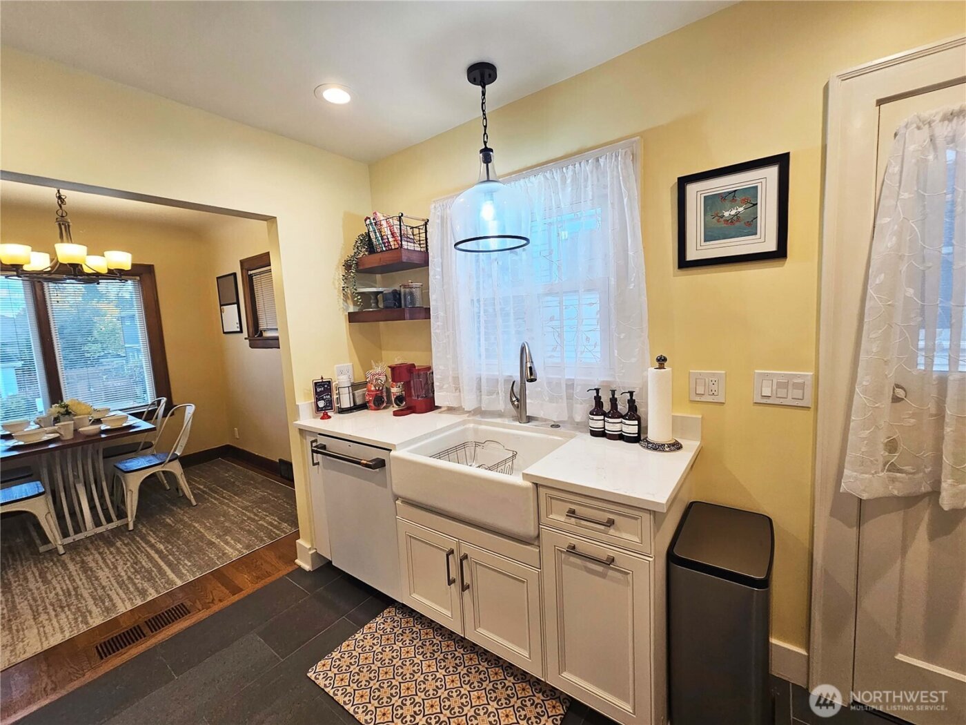 154 NW 73rd Street , Seattle, WA 98117