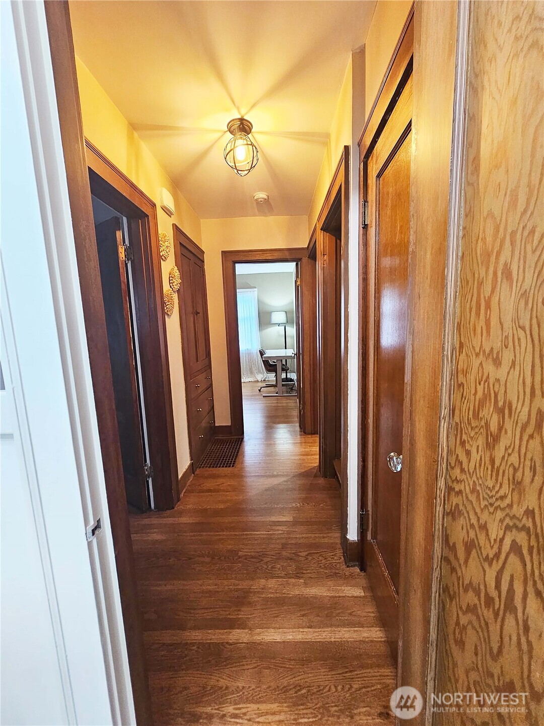 154 NW 73rd Street , Seattle, WA 98117