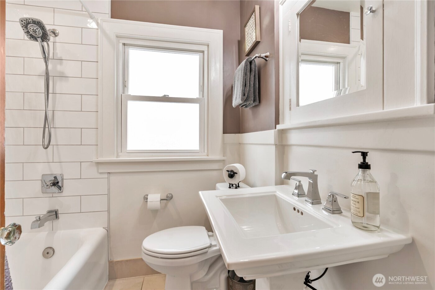 154 NW 73rd Street , Seattle, WA 98117