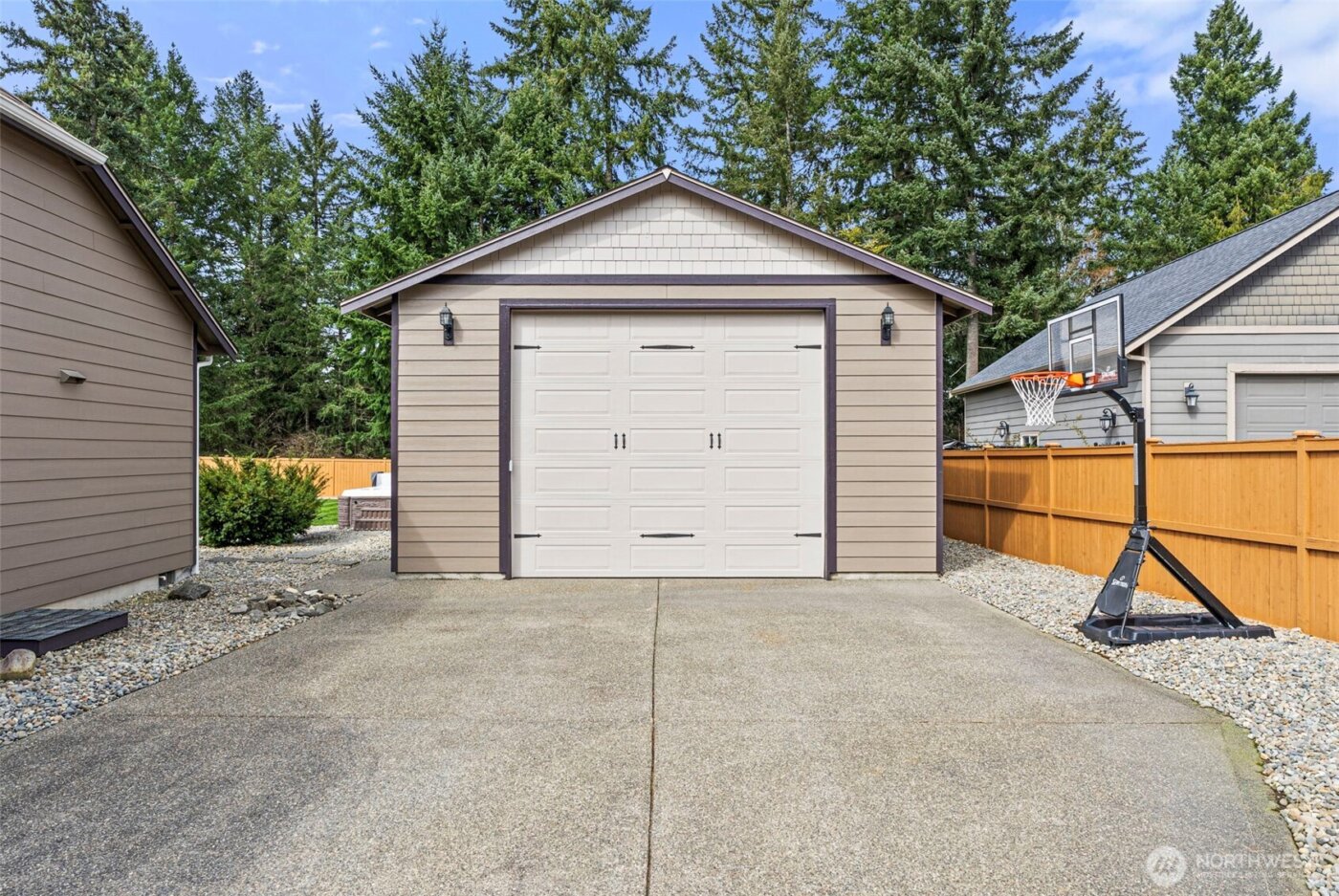 9220 Fox Ridge Lane SE, Olympia, WA 98513