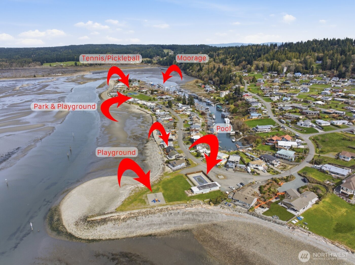 8208 Sandy Hook Drive , Clinton, WA 98236